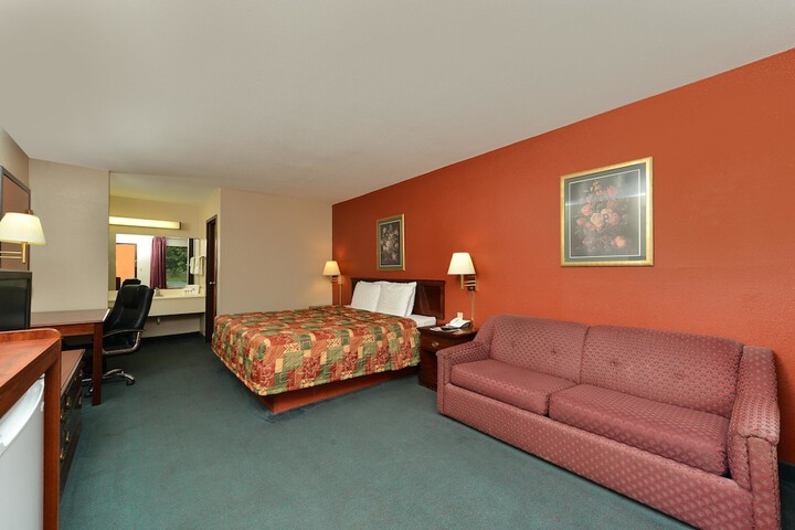 1 King Bed Accessible (3 of 8)