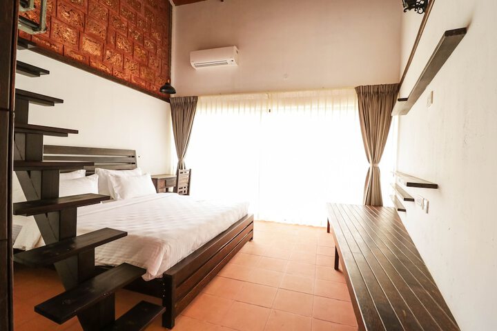 Room 5 of 28