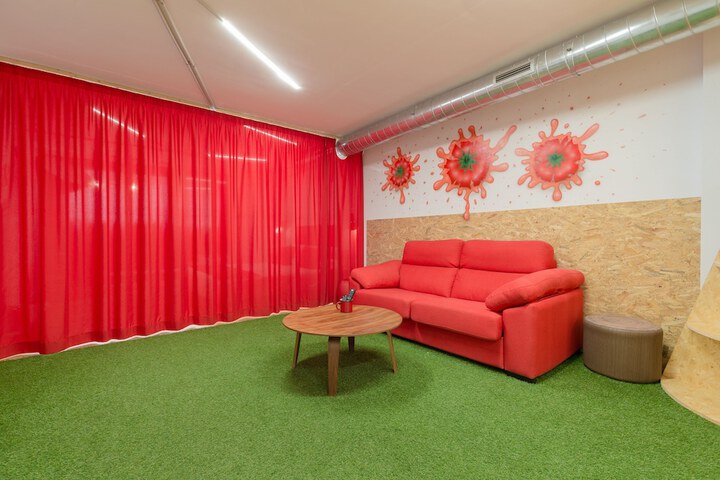 Room 35 of 103