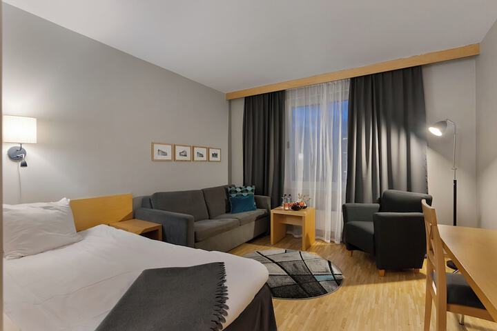 Room 13 of 36