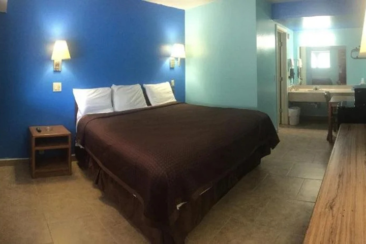 Room 2 of 8