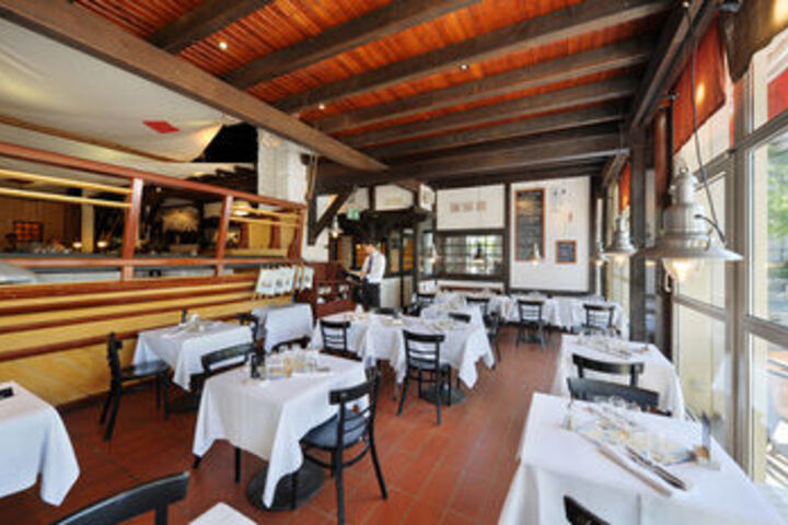 Dining 92 of 102