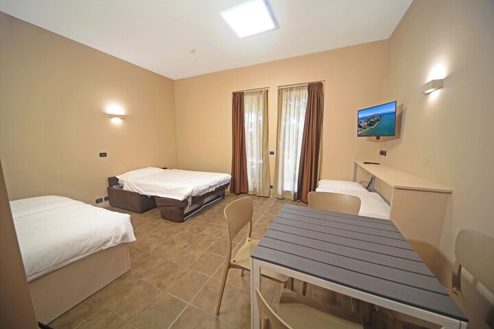Room 17 of 30