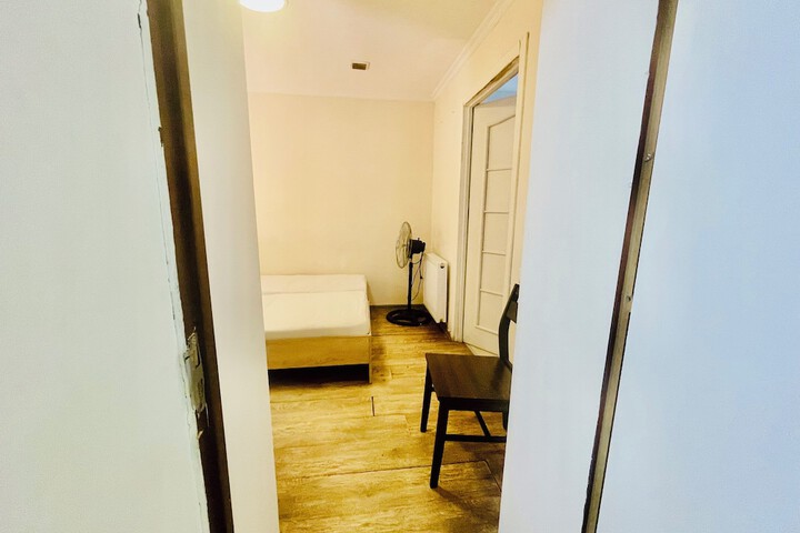 Room 84 of 146