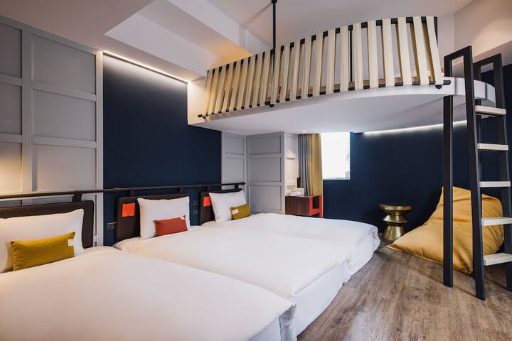 Room 5 of 36