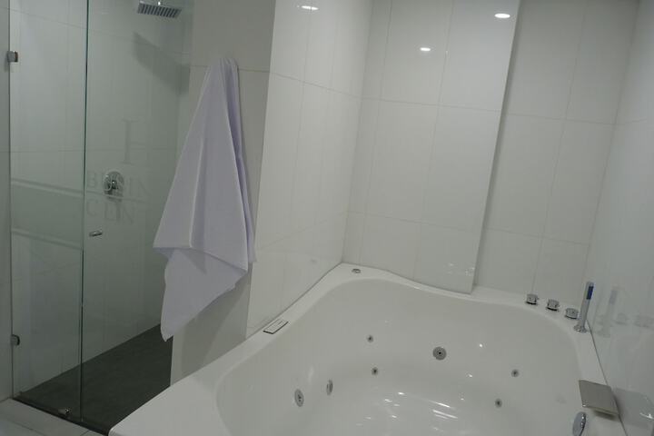 Room 16 of 25