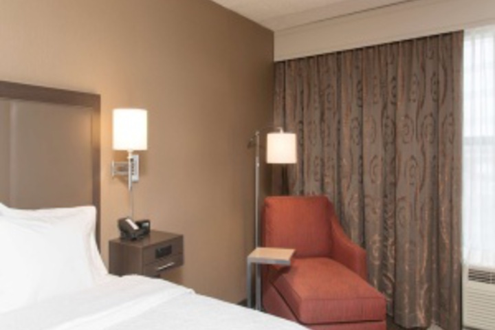 Room 141 of 372
