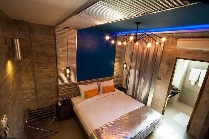 Room 43 of 74