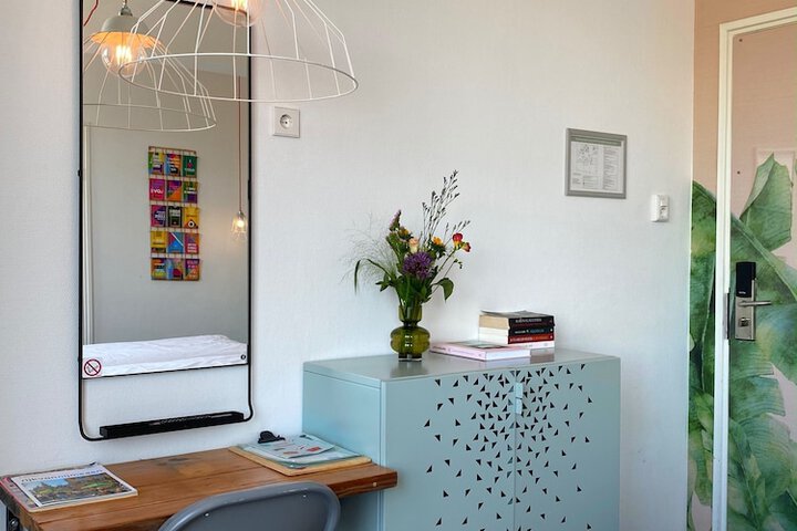 Room 35 of 65