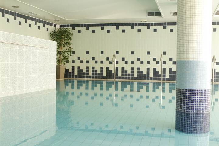 Pool 66 of 105