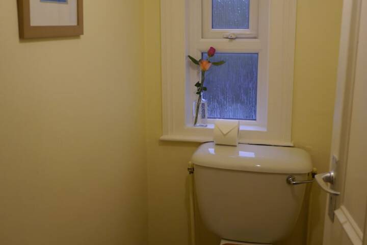 Room 13 of 28