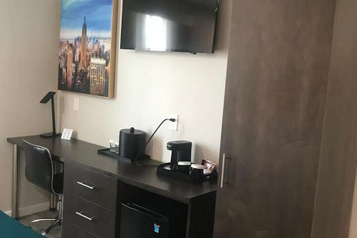 Room 8 of 35