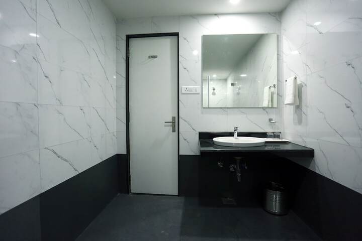Room 11 of 21