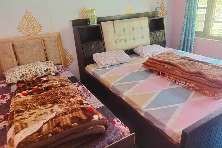 Room 11 of 40