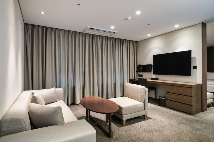 Room 14 of 63
