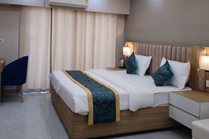 Room 8 of 22