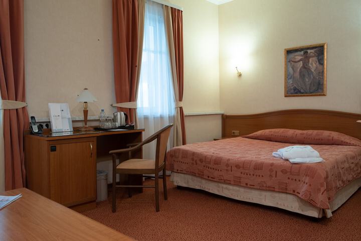 Room 12 of 91