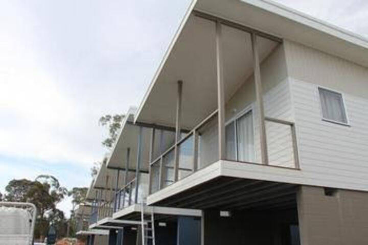 PEACE RESORTS JERVIS BAY HOLIDAY CABINS