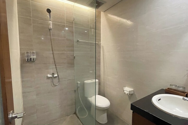 Room 14 of 27