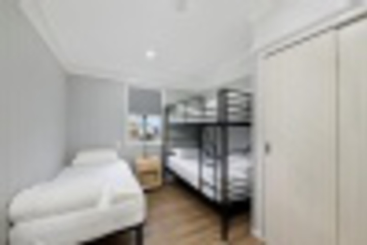 Room 328 of 792