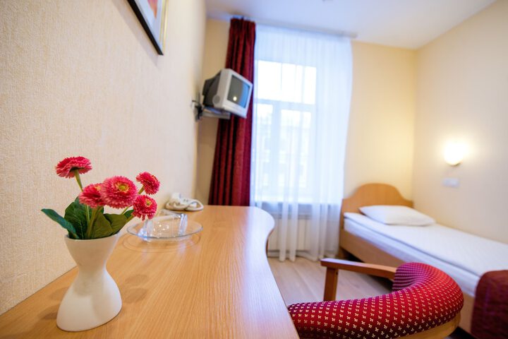 Room 3 of 48