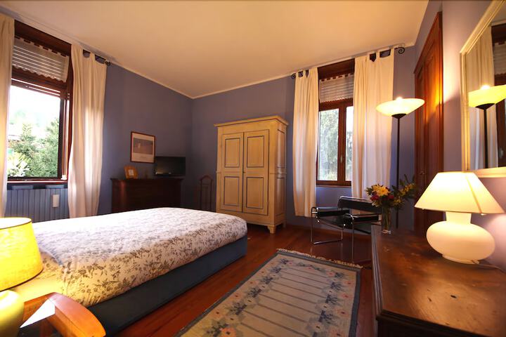 Room 2 of 24