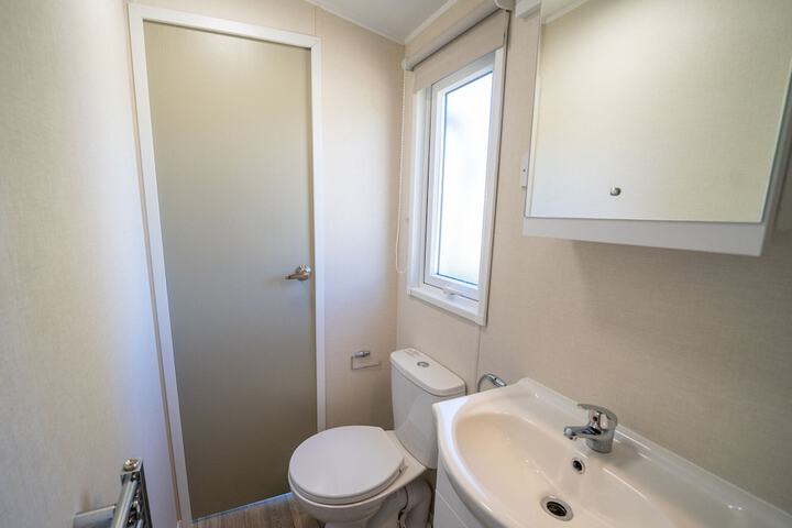 Room 15 of 38