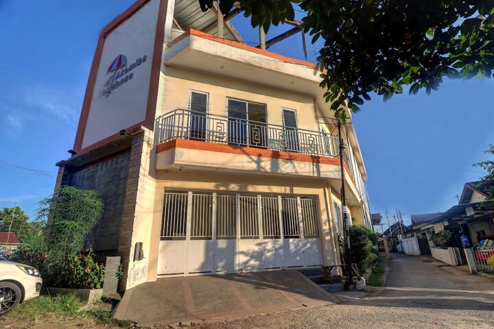 Image of OYO Life 92707 D-akomiba Residence
