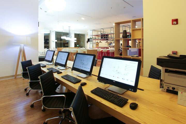 Business Center 22 of 23