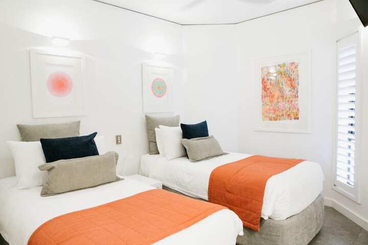 Room 12 of 181