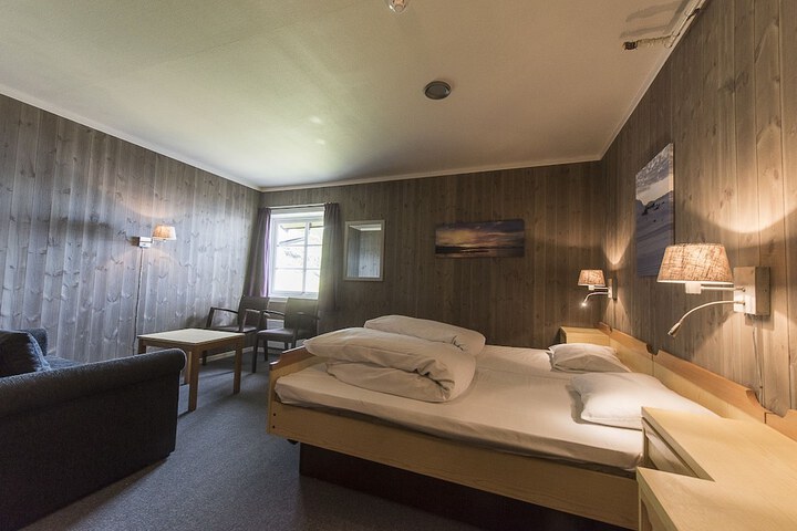 Room 5 of 49