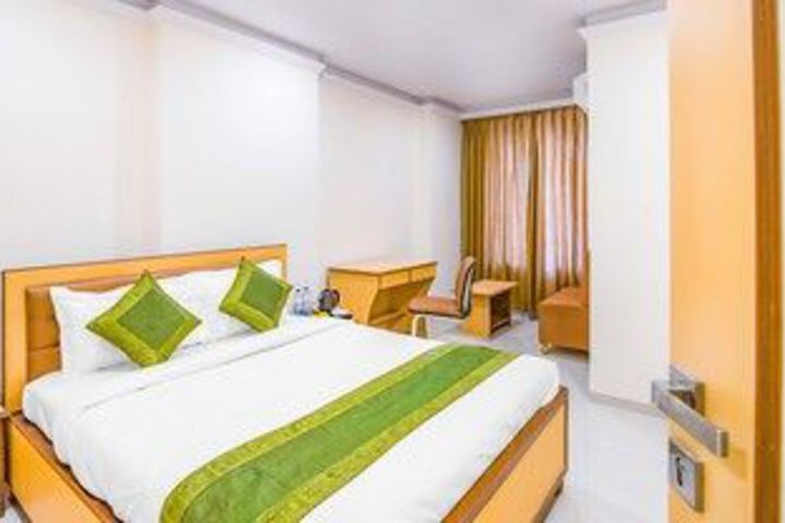 Room 9 of 31