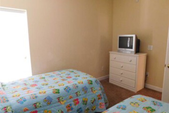 Room 15 of 34