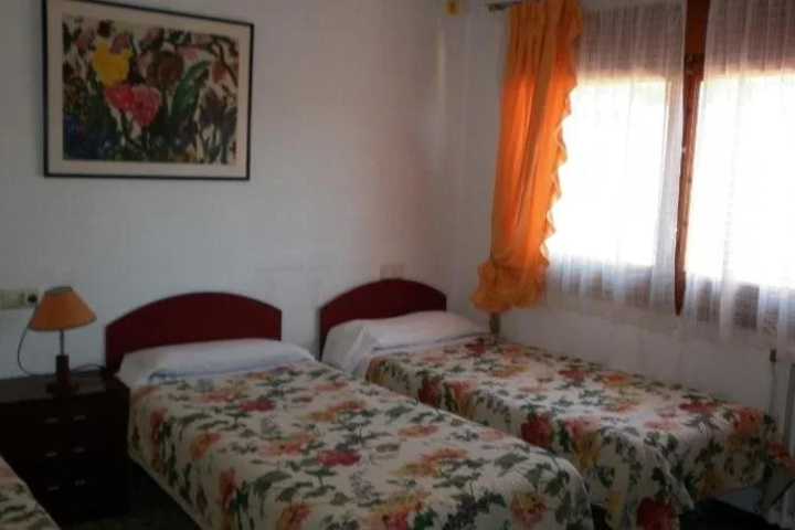 Room 4 of 17