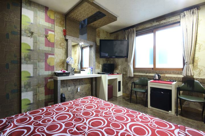 Room 23 of 27