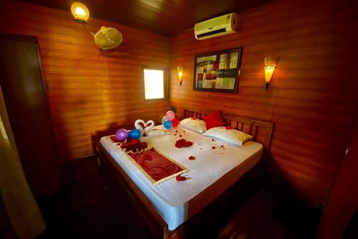 Room 3 of 7