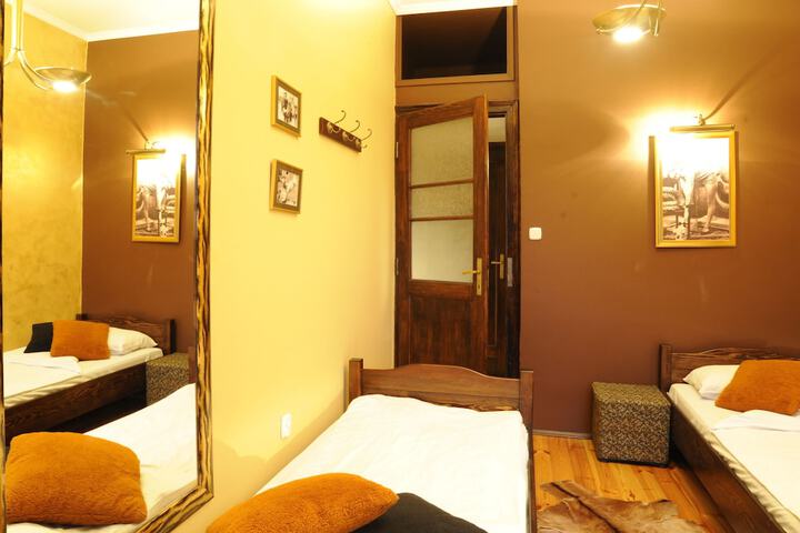 Room 13 of 54