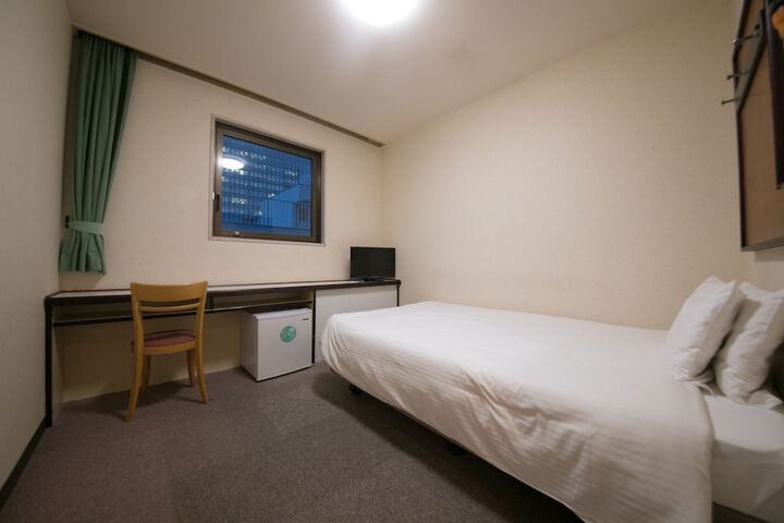 Room 6 of 45