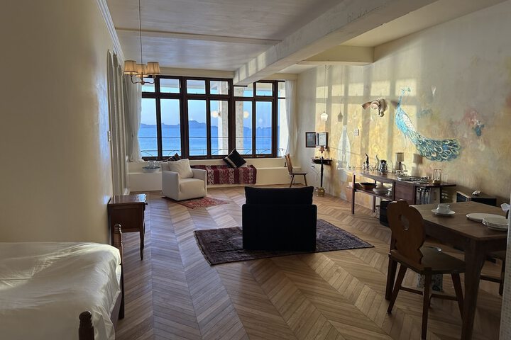 Room 3 of 67