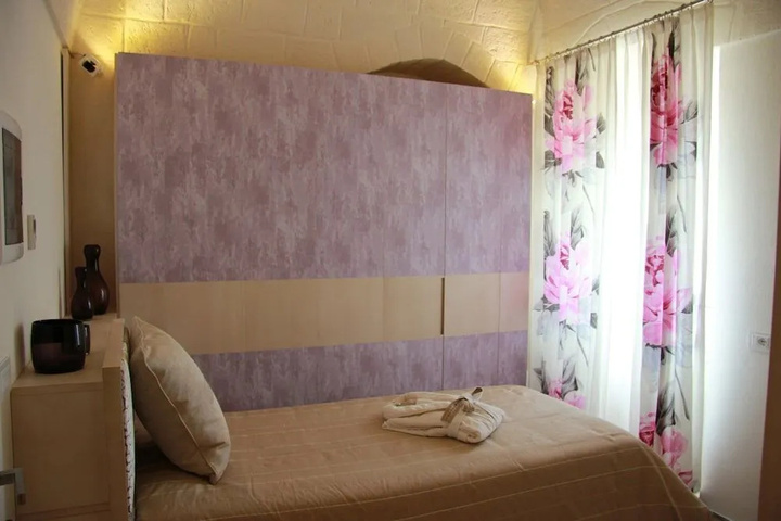 Room 7 of 13