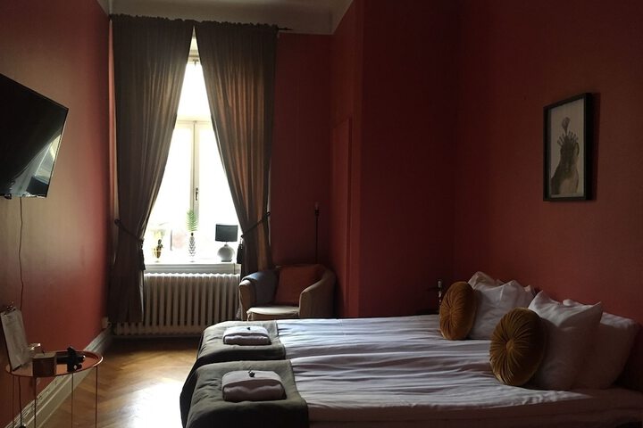 Room 12 of 36