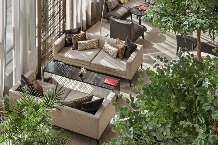 Lounge 202 of 268