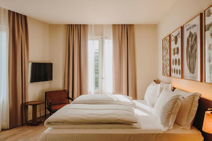 Room 26 of 128