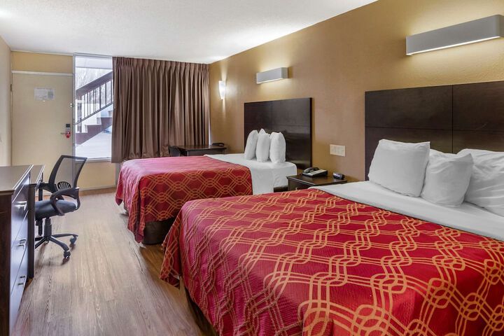 2 Double Beds (6 of 7)