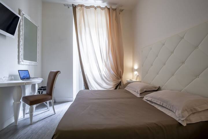 Room 61 of 208
