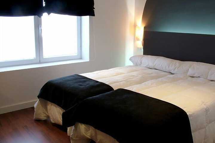 Room 4 of 36