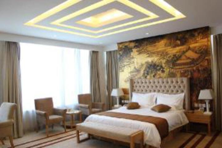 Room 5 of 7
