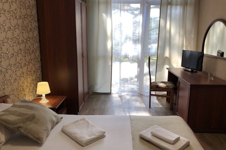 Room 11 of 20