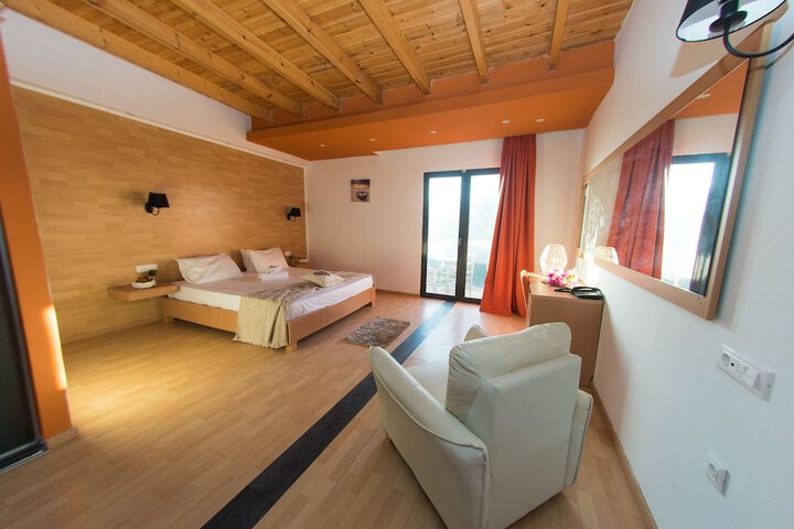 Room 10 of 87