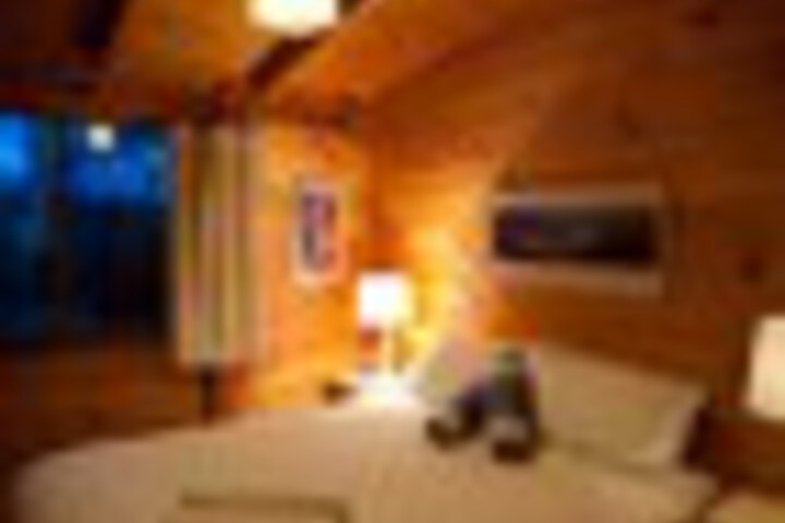 Room 11 of 120
